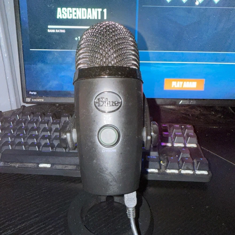 Blue Yeti Nano Multi-Pattern USB Condenser Microphone Slightly used